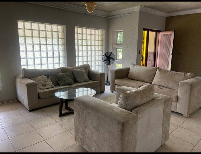 4 BEDROOM HOUSE FOR SALE IN GLENANDA